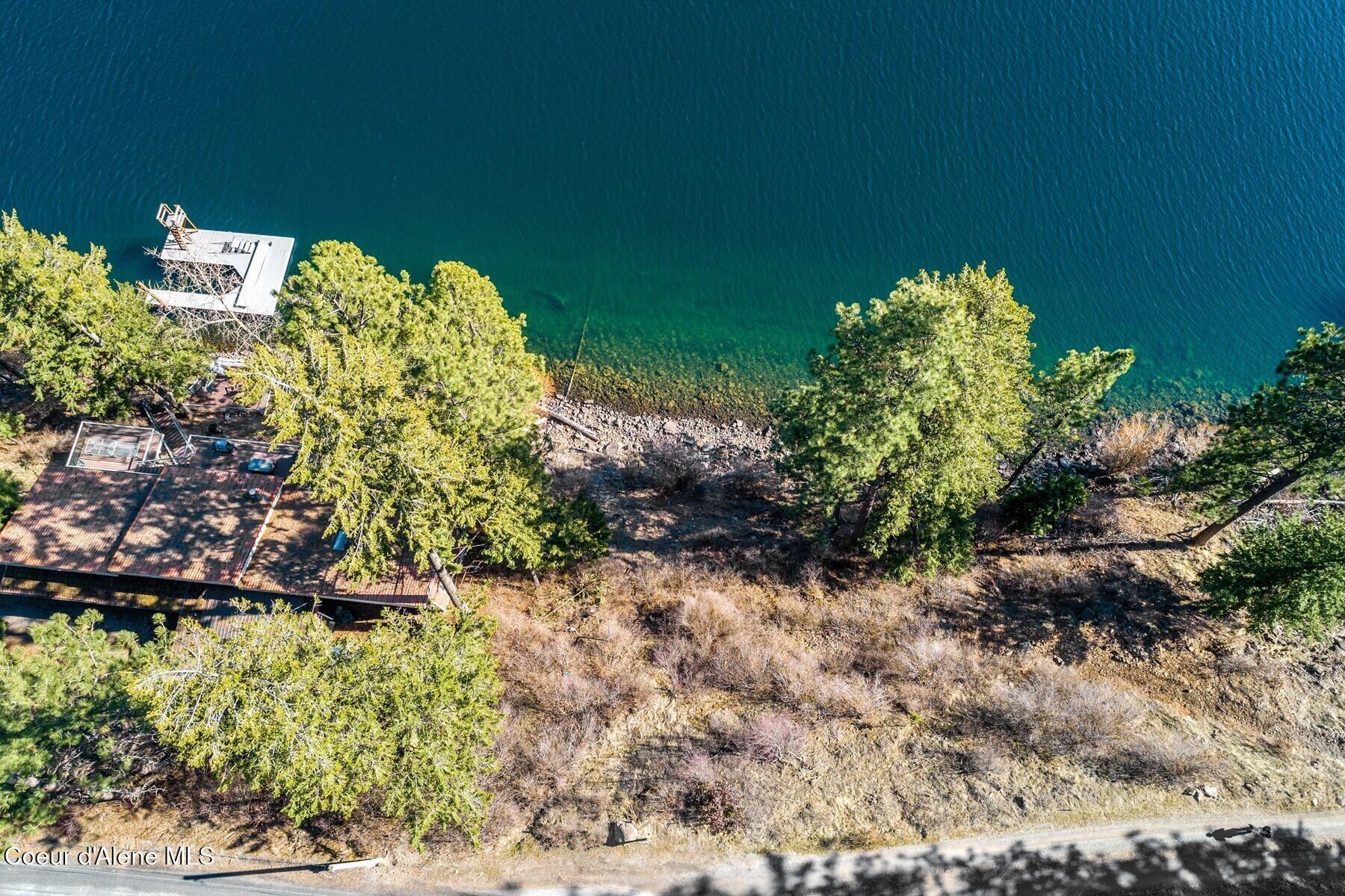 Image 2: Lake Frontage homesite