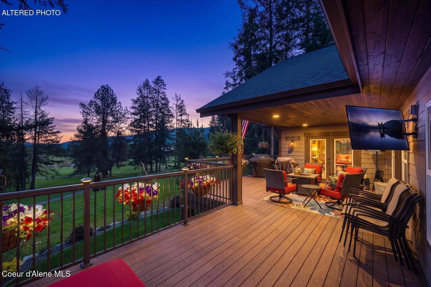 Image 3: Incredible outdoor living!!