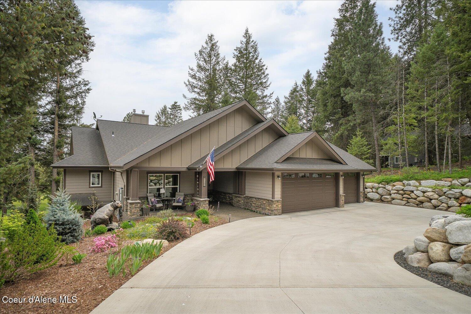 Image 4: Great curb appeal . . .