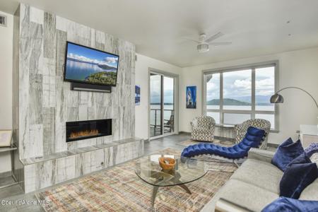 702 Sandpoint