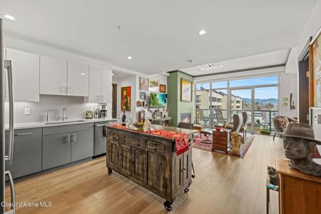 201 N 1ST ST Unit 904