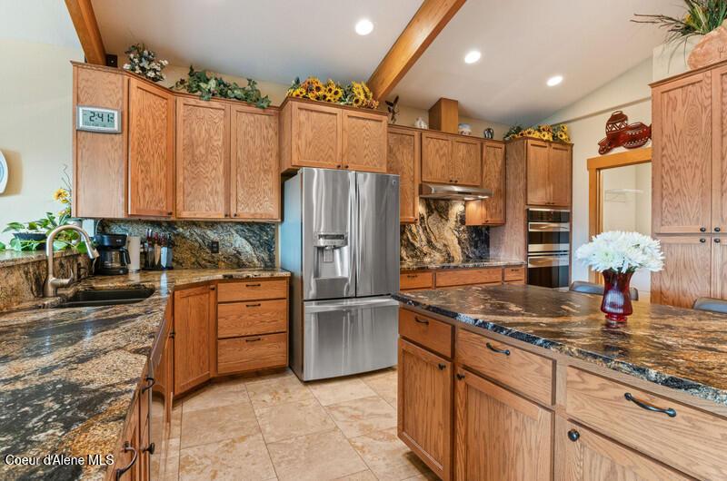 Image 2: kitchen 2