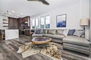 802 Sandpoint Ave