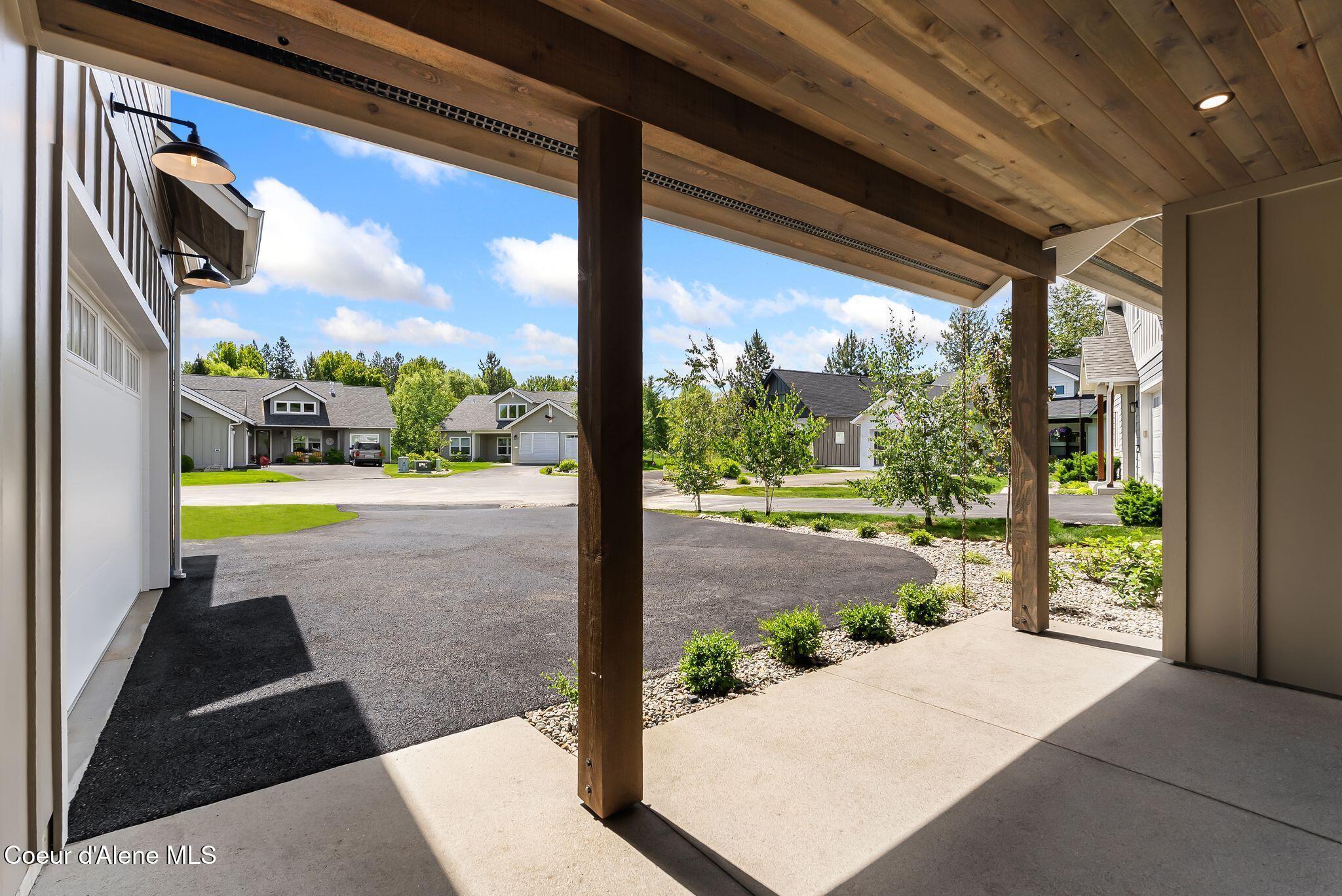 Image 3: Front Covered Patio