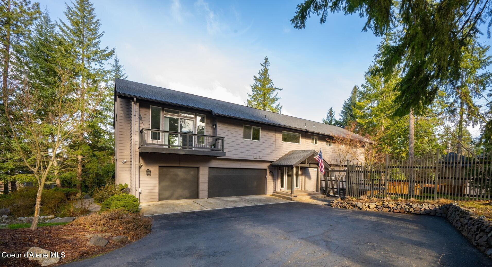Image 1: Beautiful Hayden Lake Home