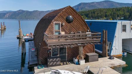 17009 E JD'S E DOCK