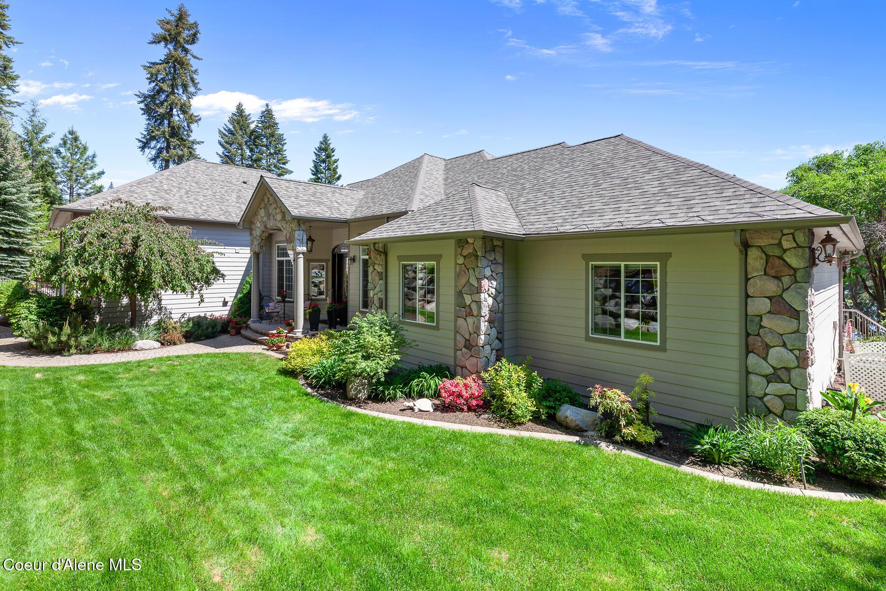 Image 3: 555WHarborViewDr-1
