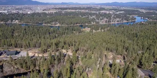 Image 2: 002-WalkinshawLots34-CoeurdAlene-ID-8381