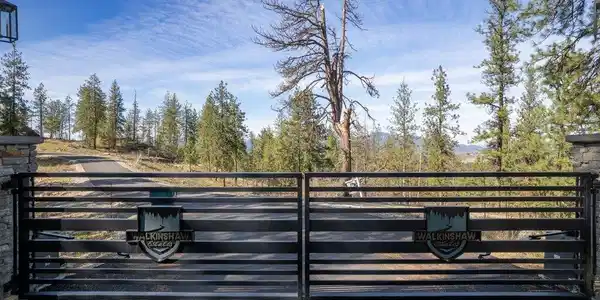 Image 4: 029-WalkinshawLots34-CoeurdAlene-ID-8381