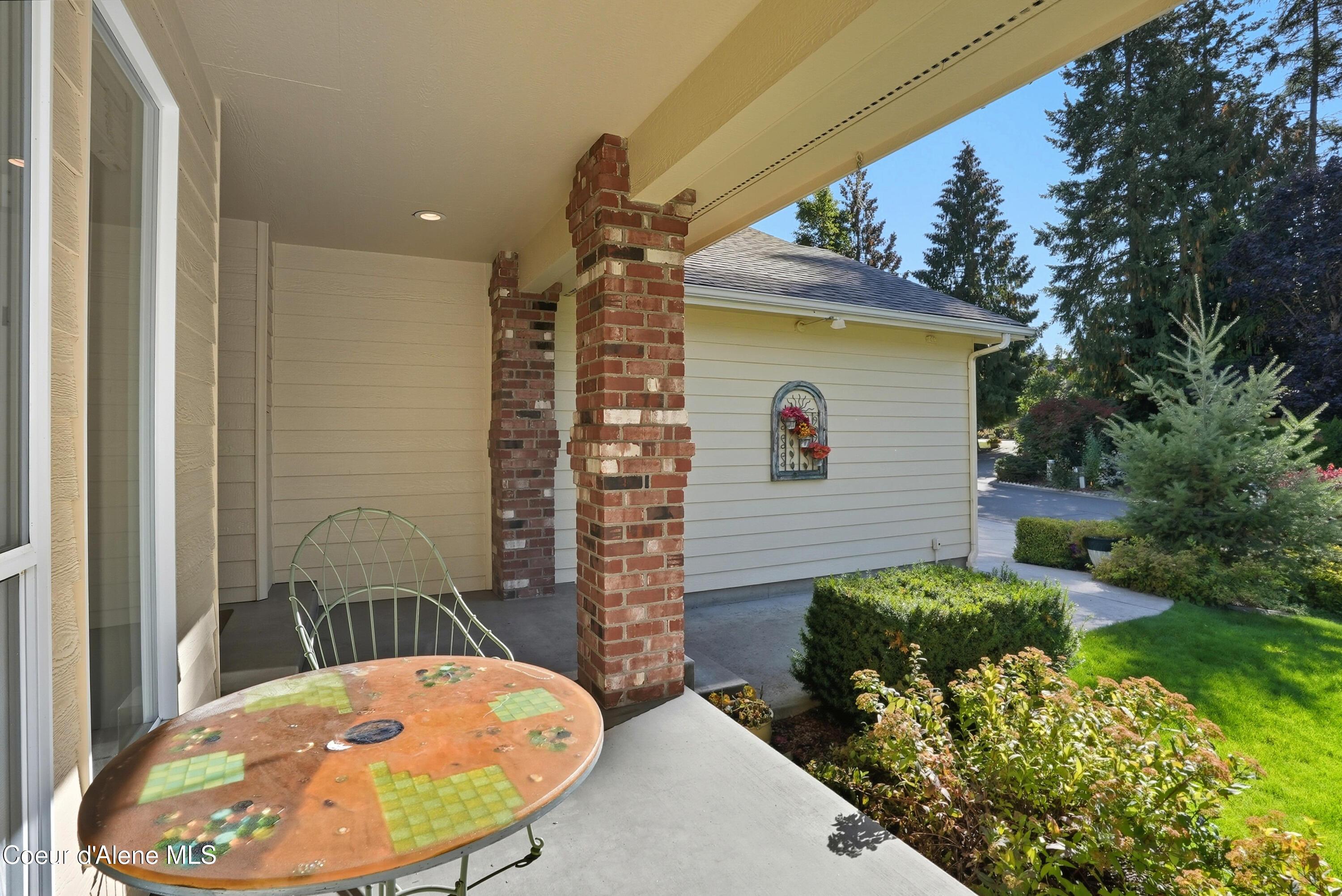 Image 3: Inside-Spokane-Rhodes-3