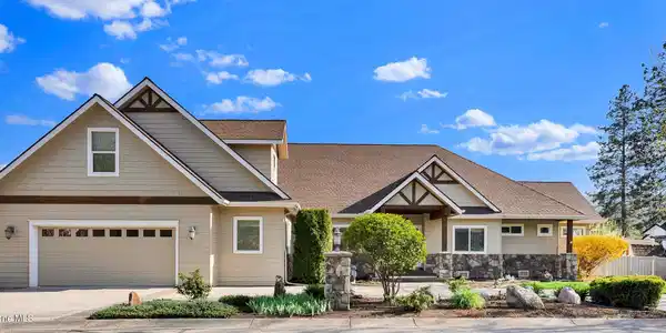 604 E KOKANEE DR