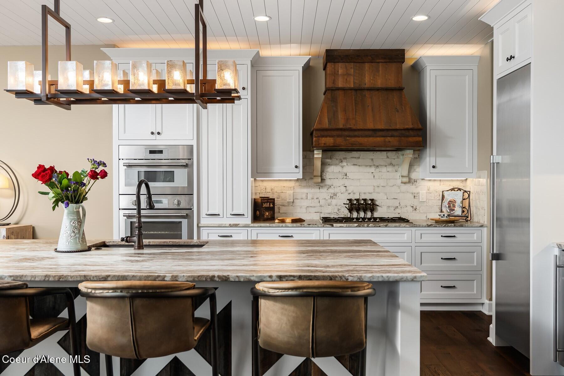 Image 4: Custom Chef's Kitchen
