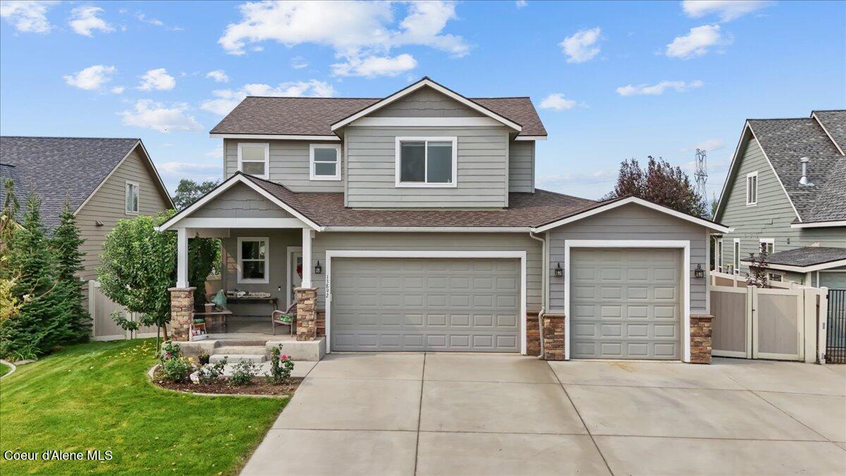 Image 3: 01. Front of Home