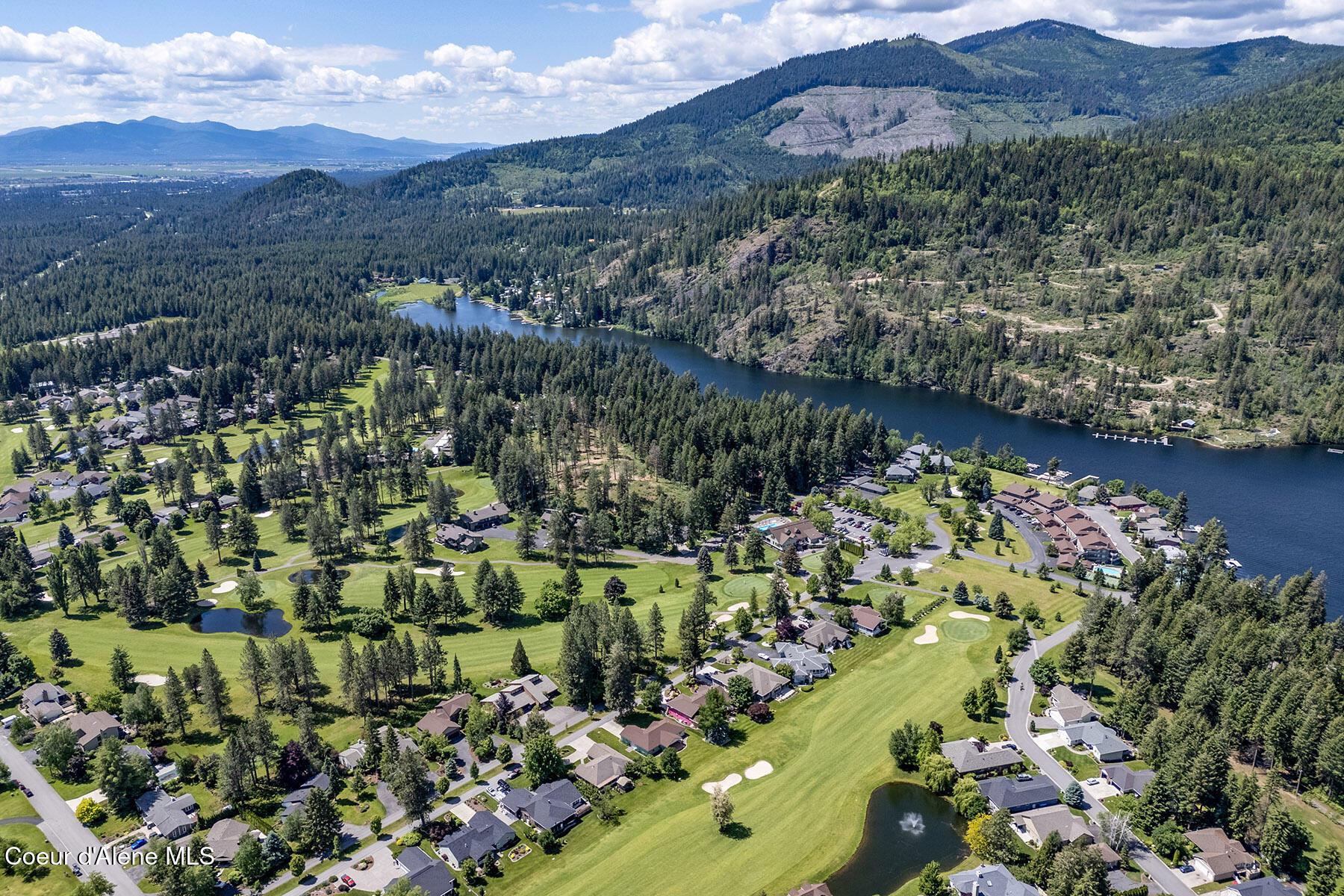Image 1: Lake Living with Mountain Views