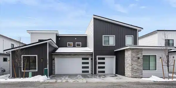 1518 W Union DR