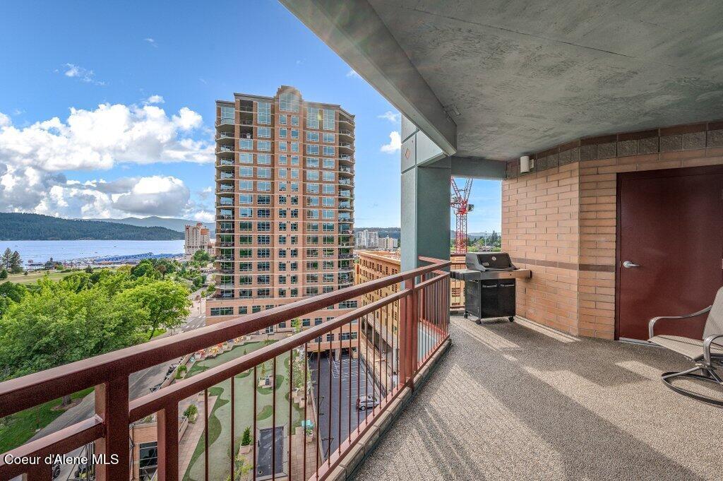 Image 4: Private covered patio