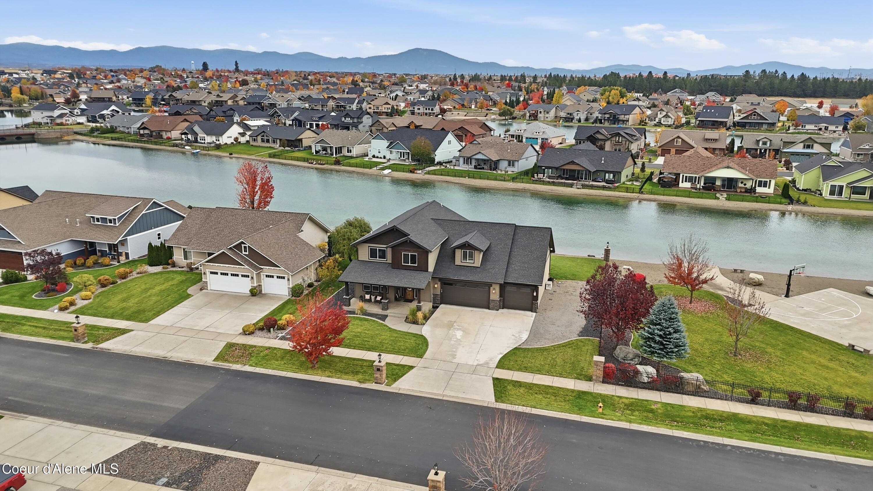 Image 2: Inside-Media-Pristine-60