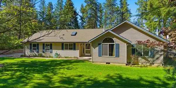 12413 W Rio Vista Pl