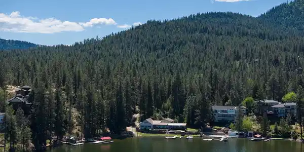 Image 2: Three Waterfront Parcels