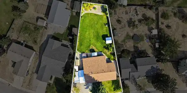 Image 2: Estimated Lot Lines