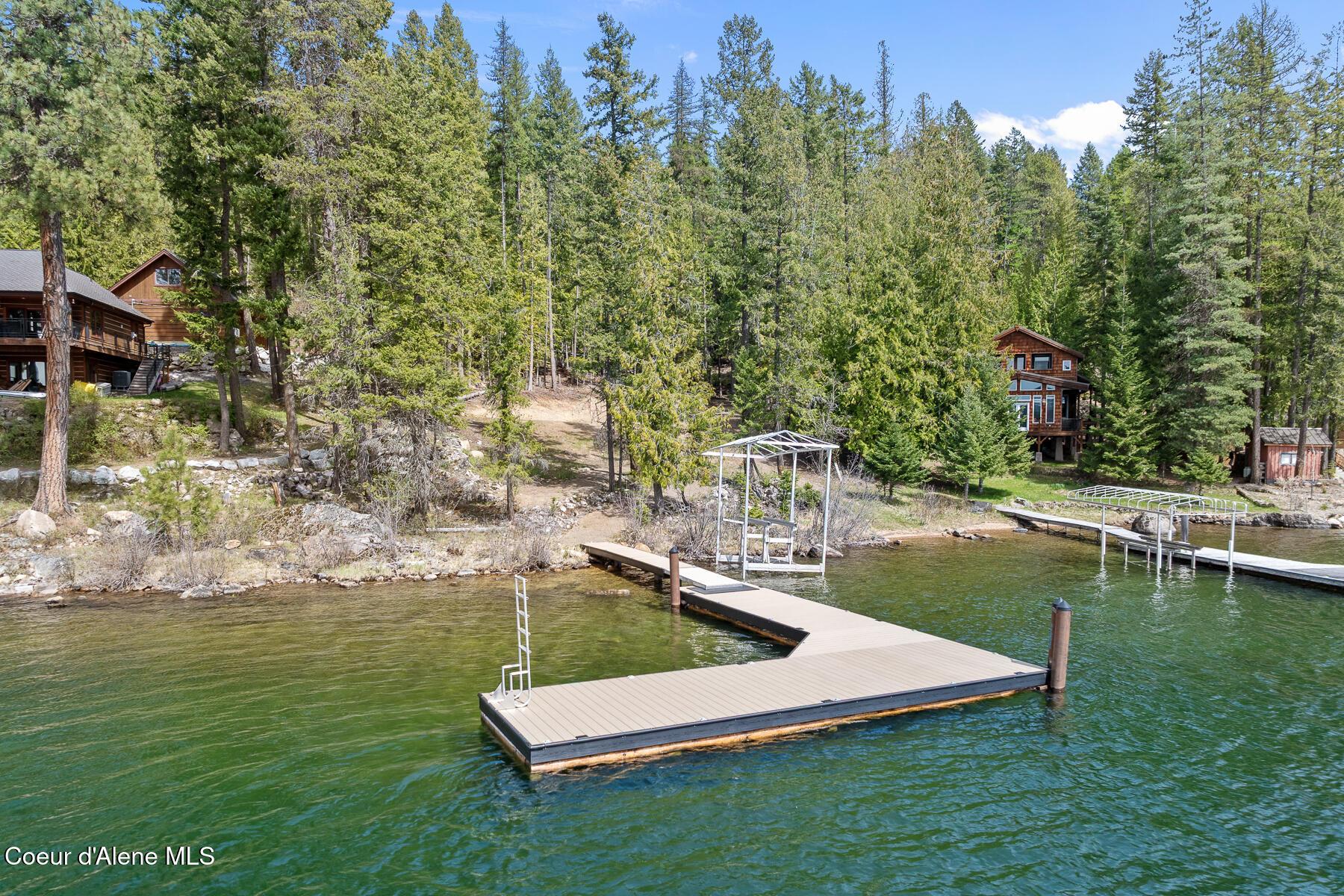 Image 3: Boat Lift