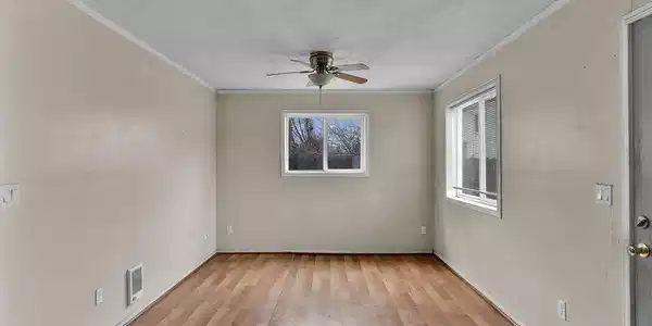 Image 4: 6-web-or-mls-SkyLight - Darla-11