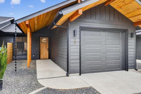 33 Rebecca Ln
