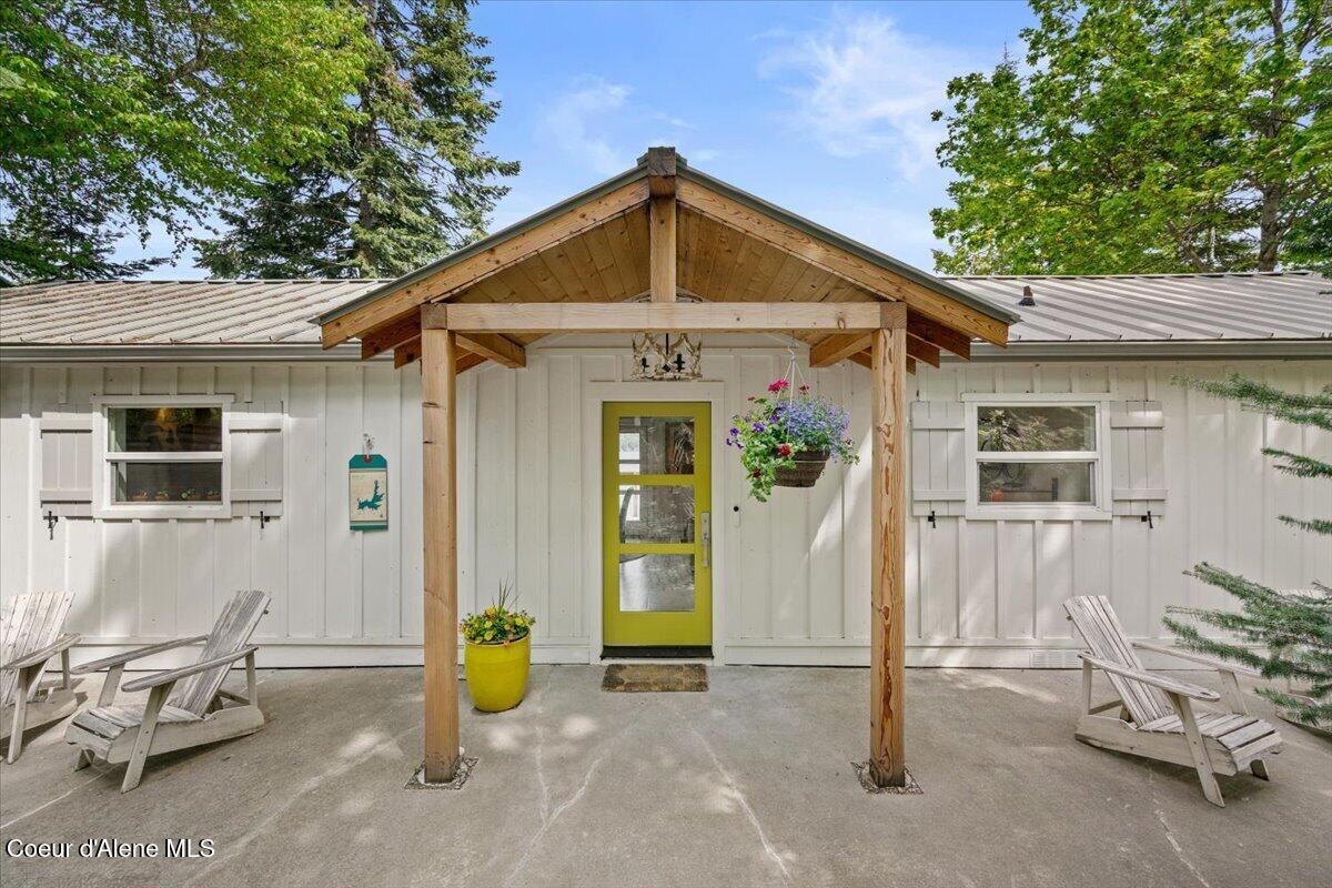 Image 3: Front Entry