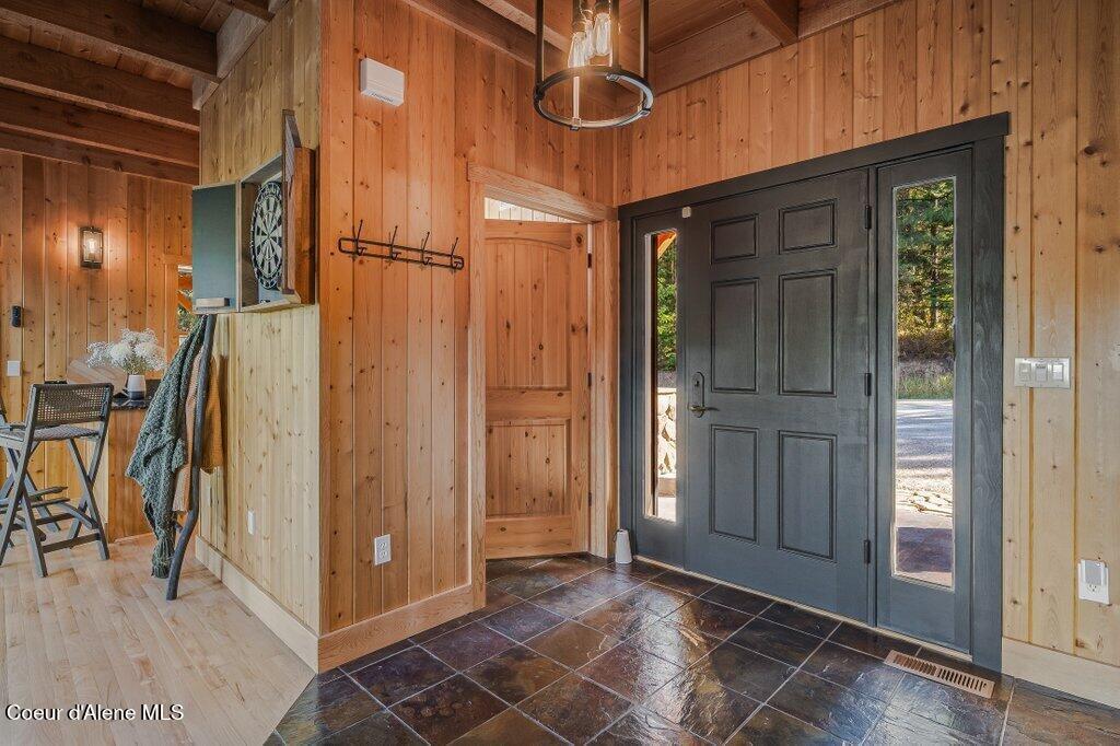 Image 4: Entry