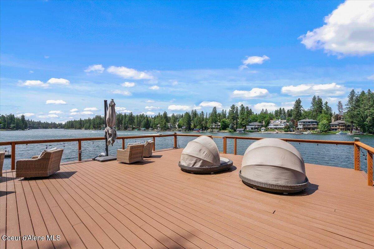 Image 3: 46-Back deck