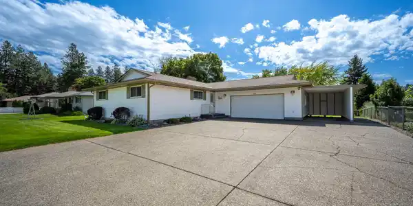 2818 W FAIRWAY PL
