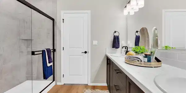 Image 3: Hudson - Main Bathroom - Shower