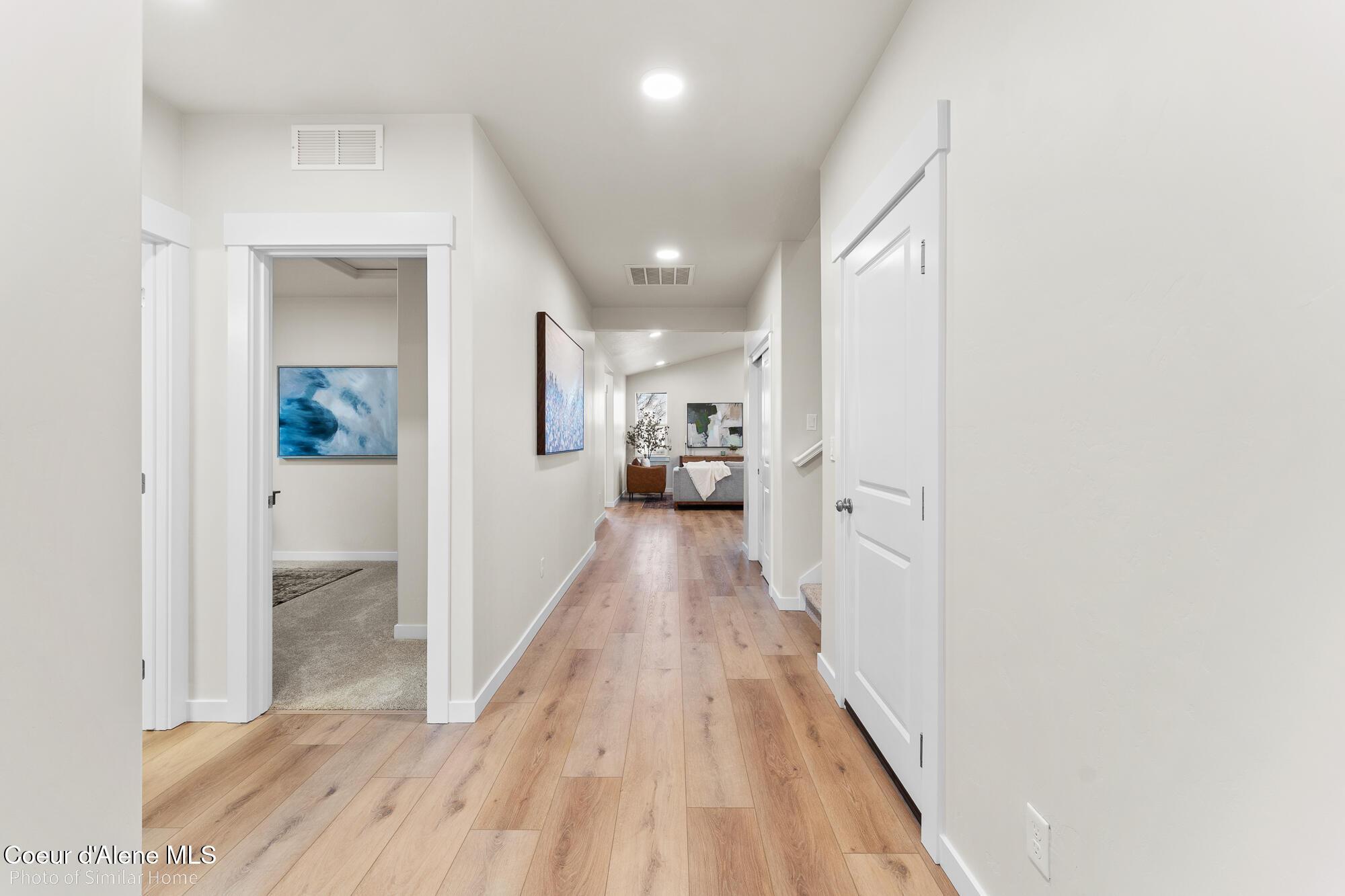 Image 2: Orchard Encore - Hallway 1