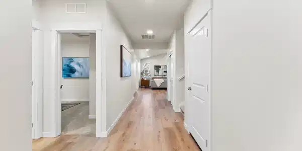 Image 2: Orchard Encore - Hallway 1
