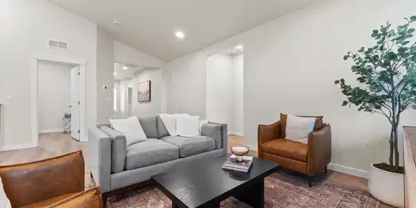Image 3: Orchard Encore - Living Room 2