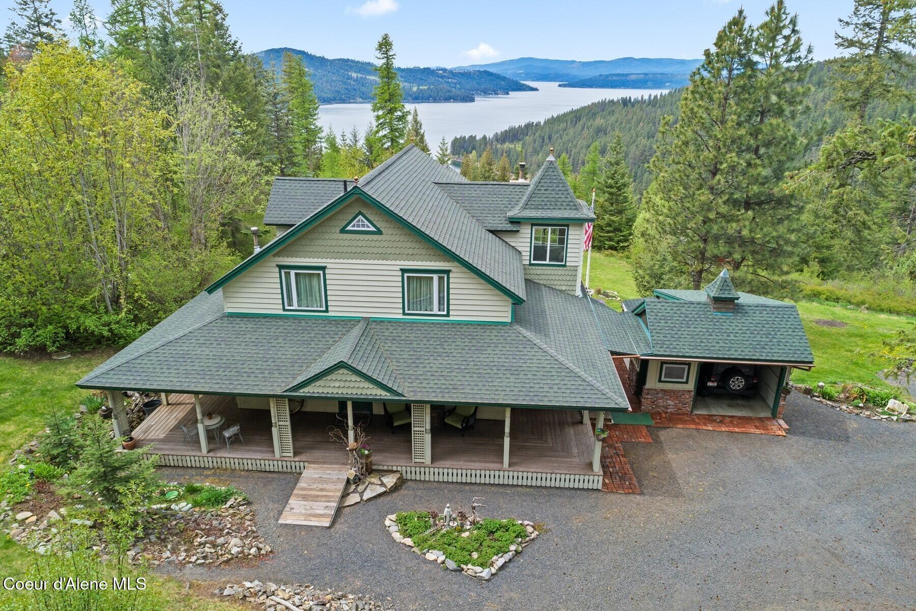 Image 1: Incomparable Lake Views
