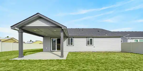 Image 2: 7. Edgewood CM - Elevation 2 - Scheme 7