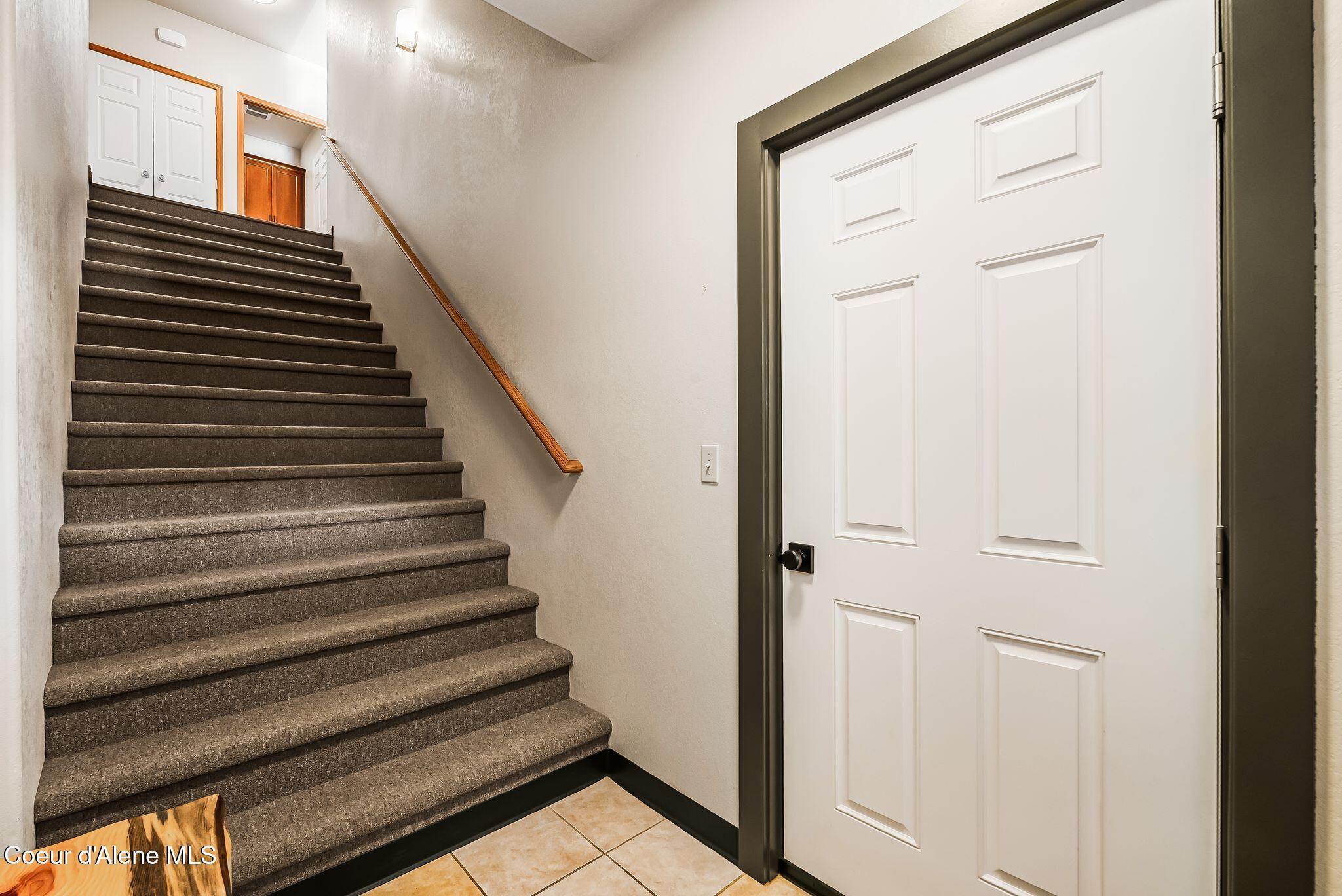 Image 4: Front Entry