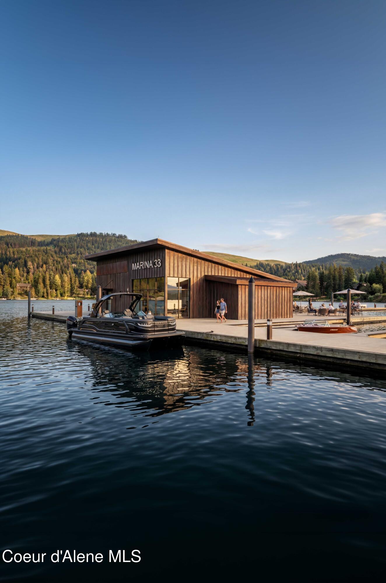 Image 2: marina2
