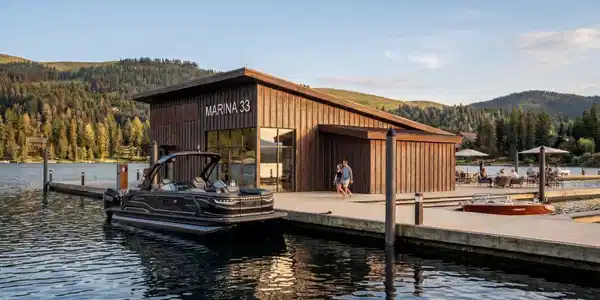 Image 2: marina2