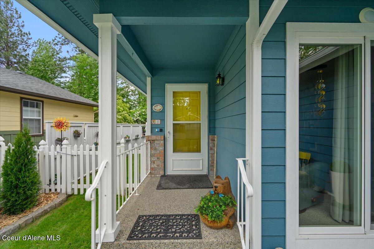 Image 3: porch