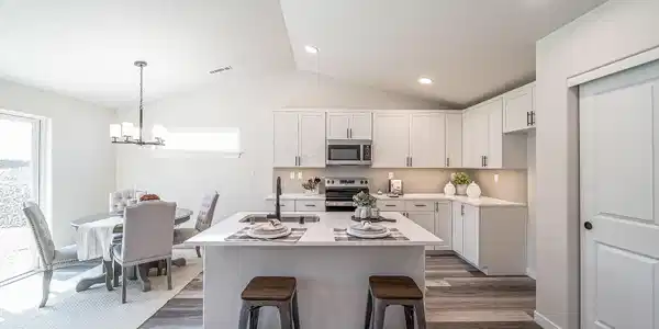 Image 4: Edgewood-Kitchen & Dining