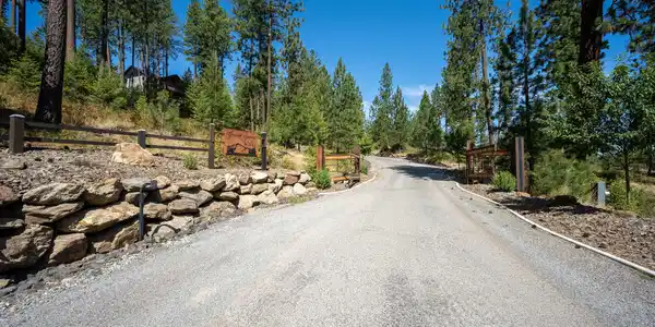 NNA W Granite Springs Dr