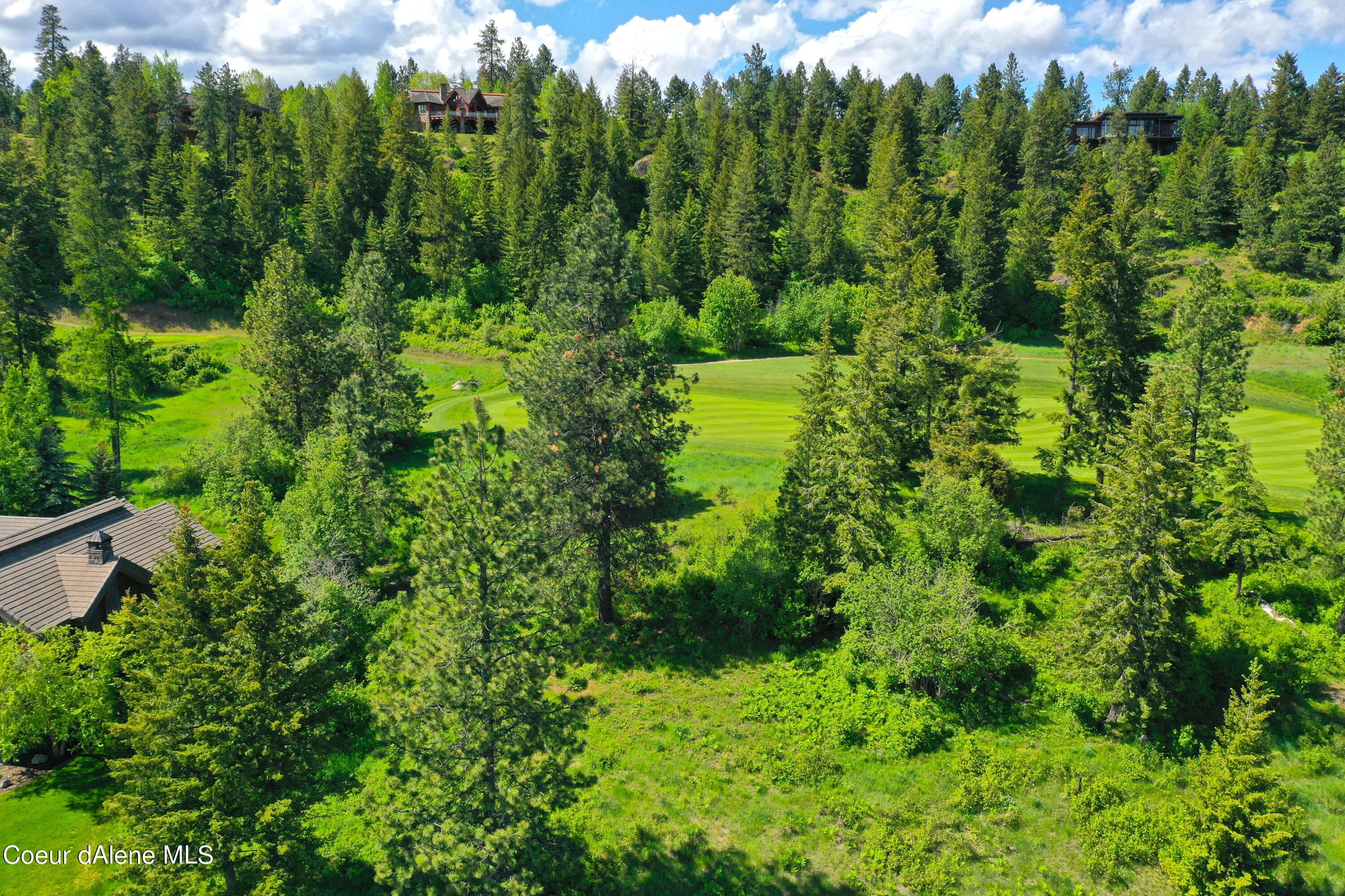 Image 2: 0.35 Acre Parcel