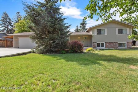 2918 E Fernan CT
