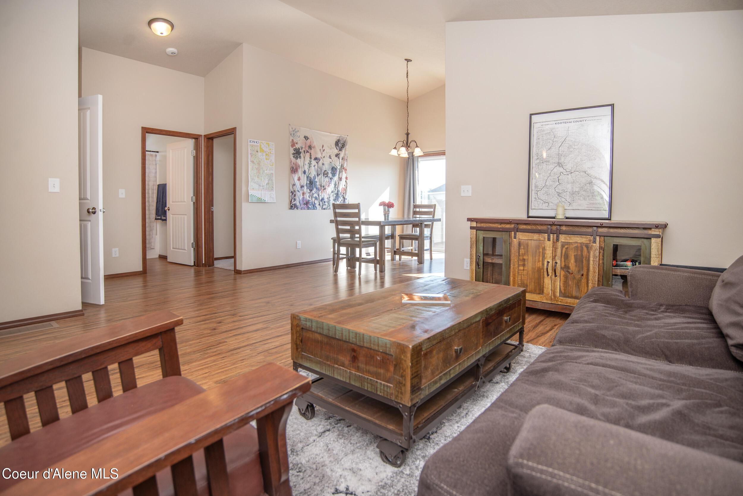 Image 3: 7938 W KAYAK CT 104dining