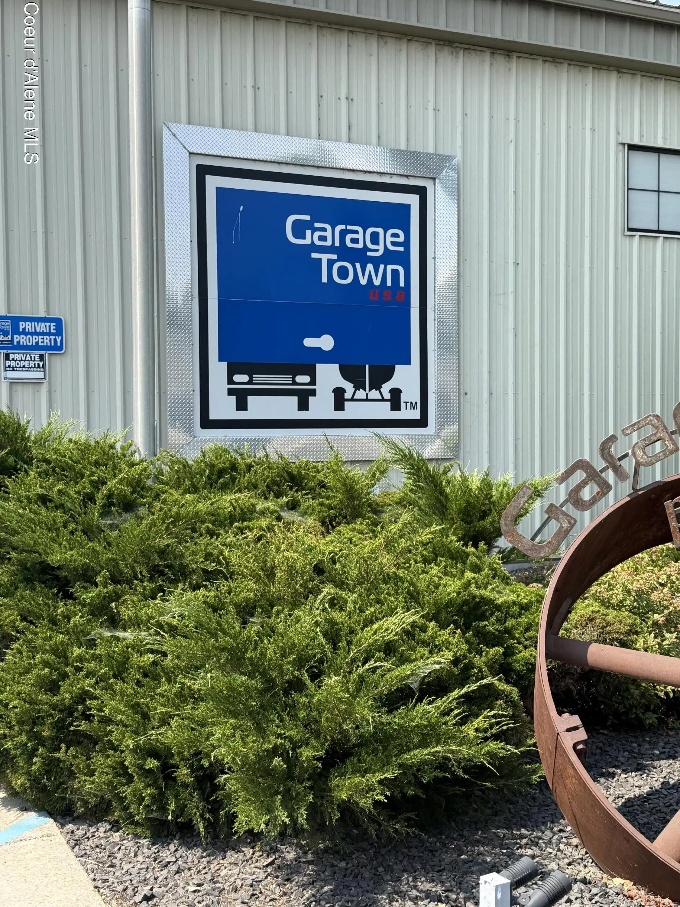 Image 1: Garage Town