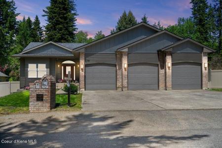 3061 E Lake Forest Dr