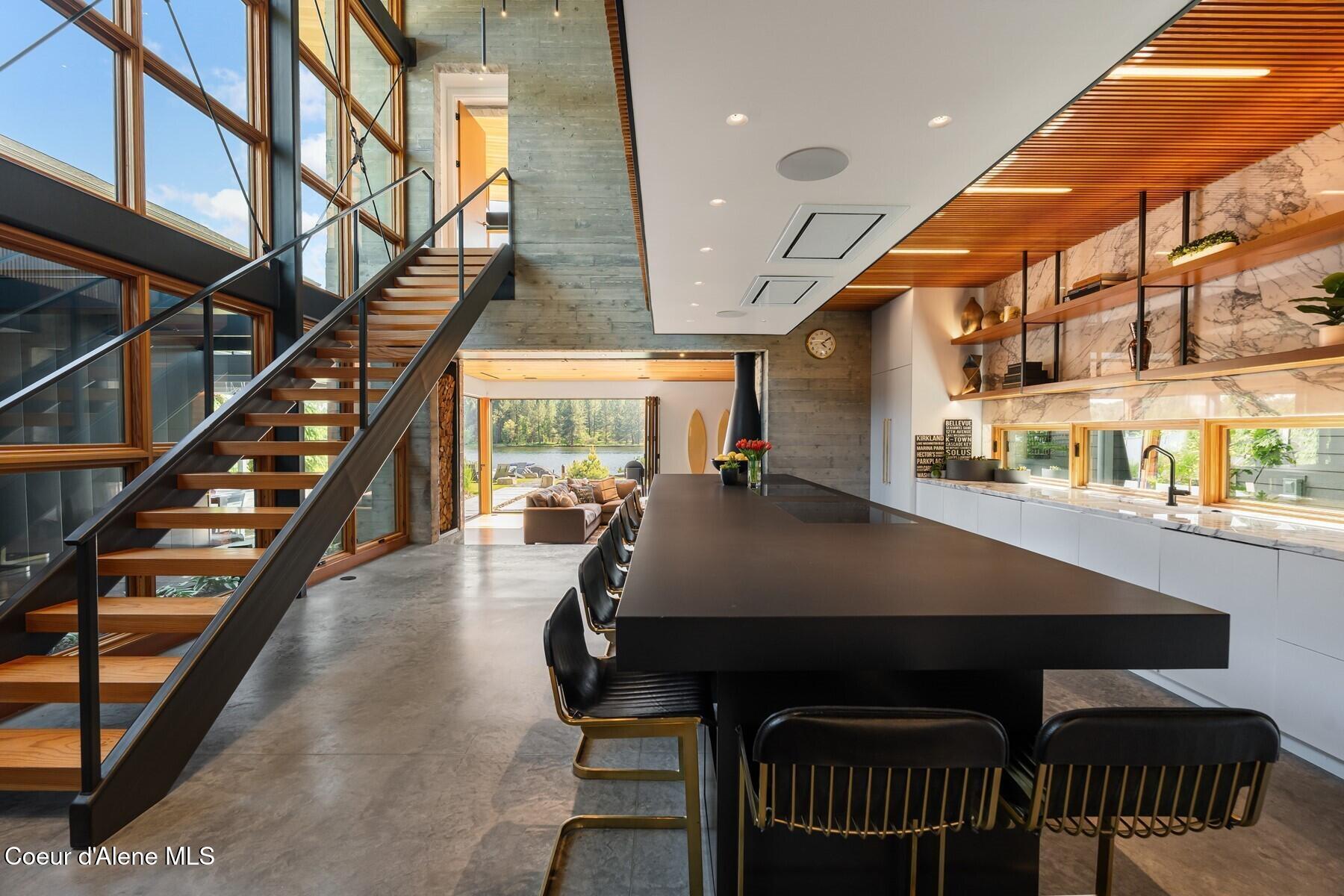 Image 4: Spectacular Chef's Kitchen
