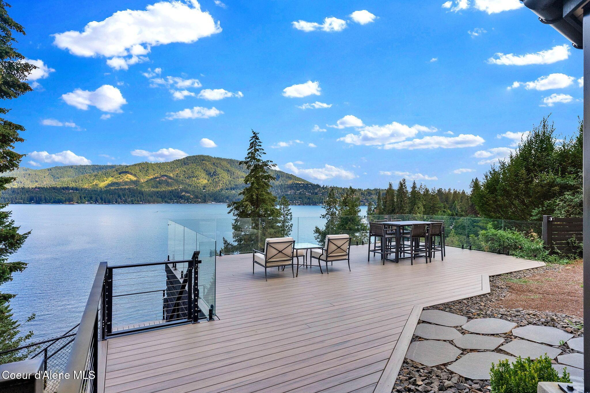 Image 4: Lakeview DR 8